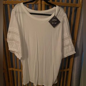 Size 3X NWT White Ava & Viv Top with detail sleeves